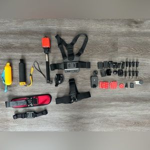 GoPro accessory set with case